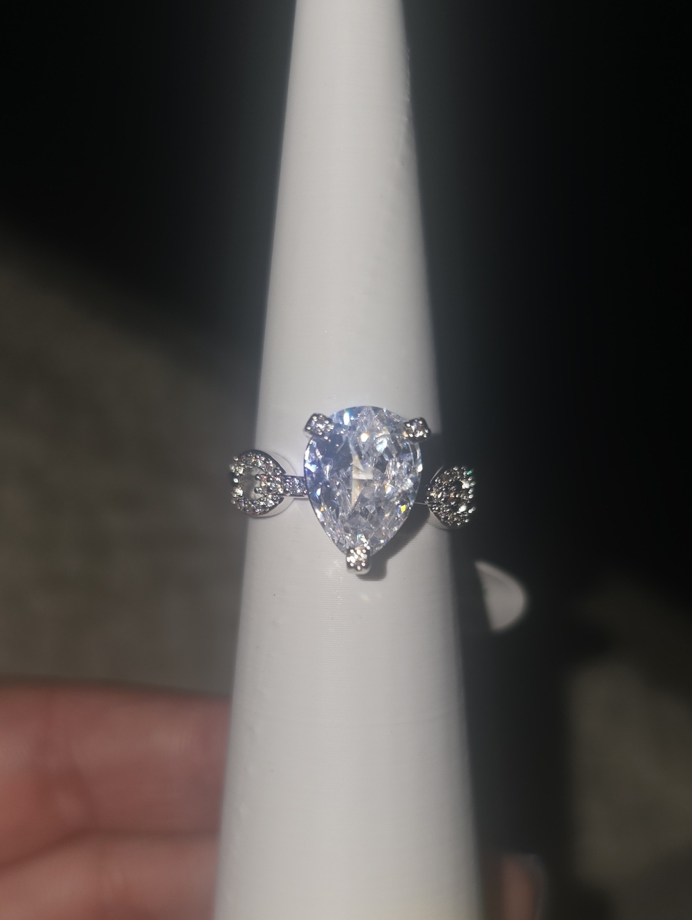 Bomb Party Size 8 Diamond CZ Ring On Rhodium Plating